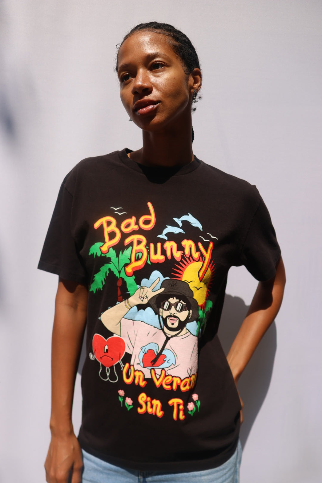 Bad Bunny 2022 Un Verano Sin Ti Tour T-shirt - Black Peace Sign