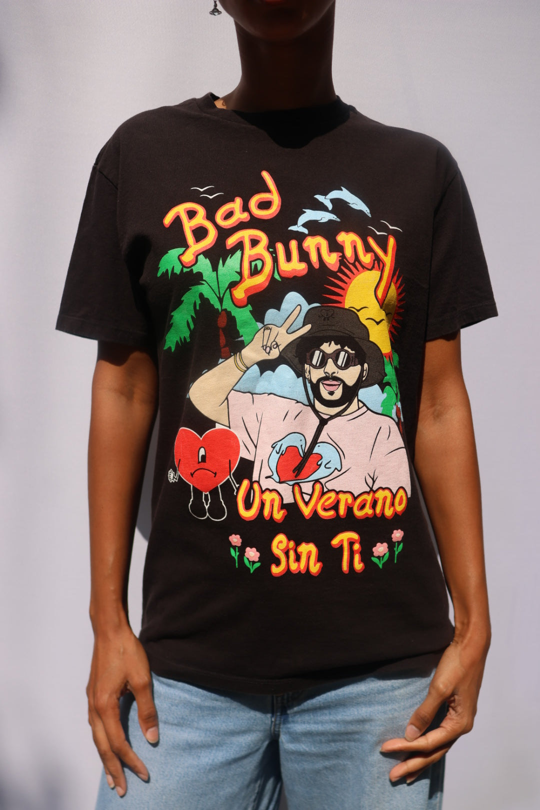 Bad Bunny 2022 Un Verano Sin Ti Tour T-shirt - Black Peace Sign