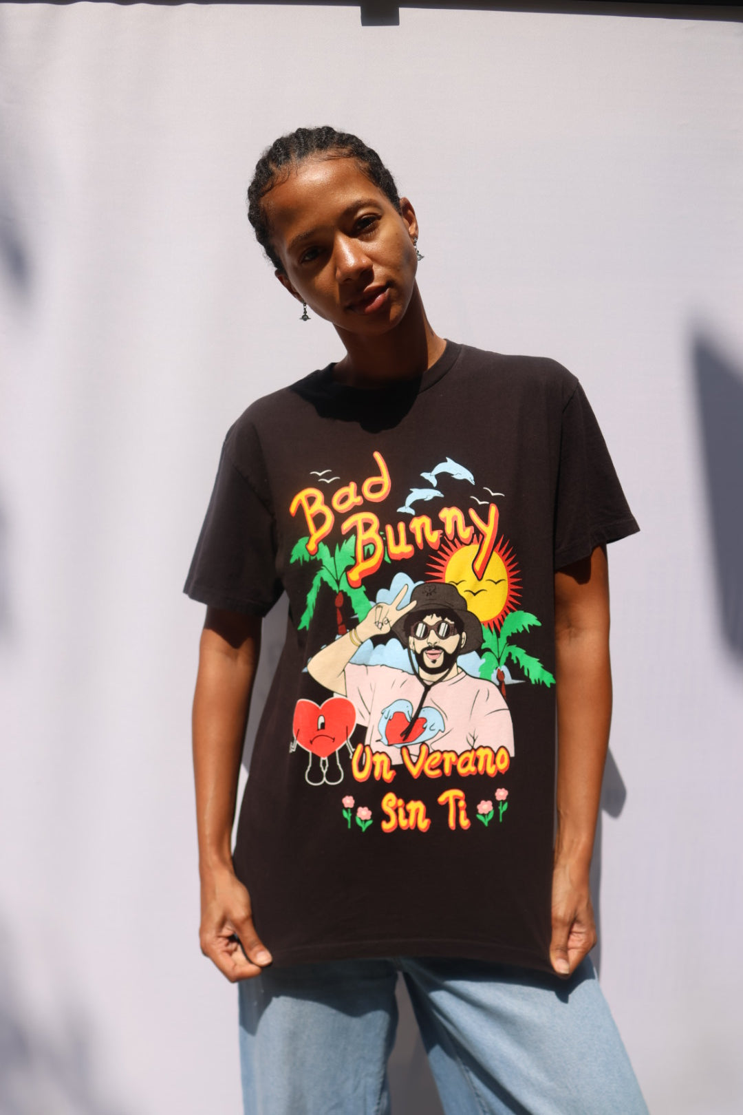 Bad Bunny 2022 Un Verano Sin Ti Tour T-shirt - Black Peace Sign